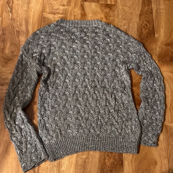 Robbi and Nikki sweater - Picture 4 of 4